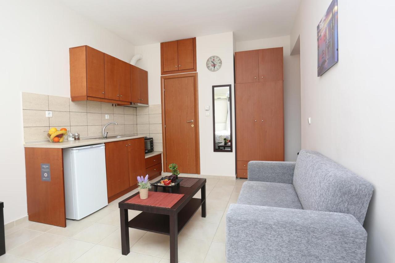 Pantheon City Center Studio Apartment Tesalonika Bagian luar foto