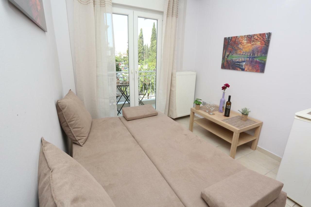 Pantheon City Center Studio Apartment Tesalonika Bagian luar foto