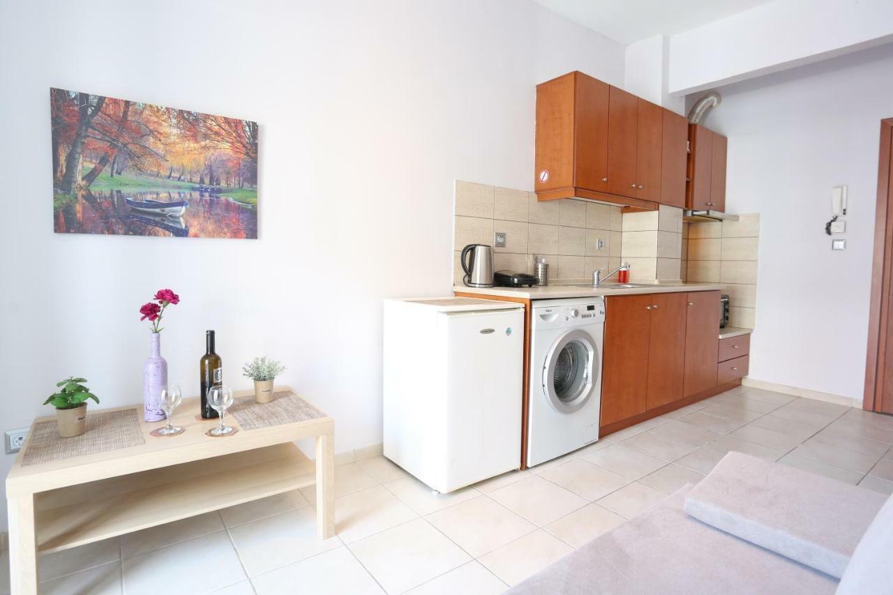 Pantheon City Center Studio Apartment Tesalonika Bagian luar foto